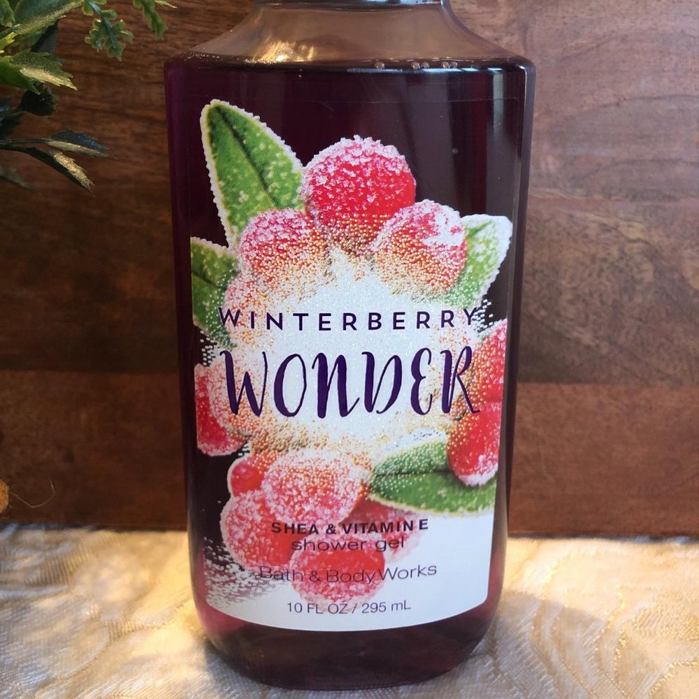 Bath and body Works winterberry wonder shower gel